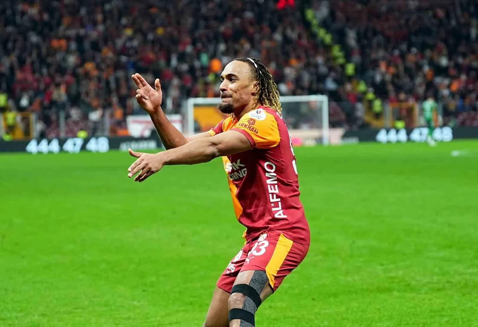 Sacha Boey'in yerine transfer! 19 yaşındaki futbolcu için görüşmeler başladı
