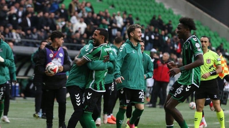 Sakaryaspor - Vanspor FK Maç Sonucu: 2-1 (Yazılı ÖZET)