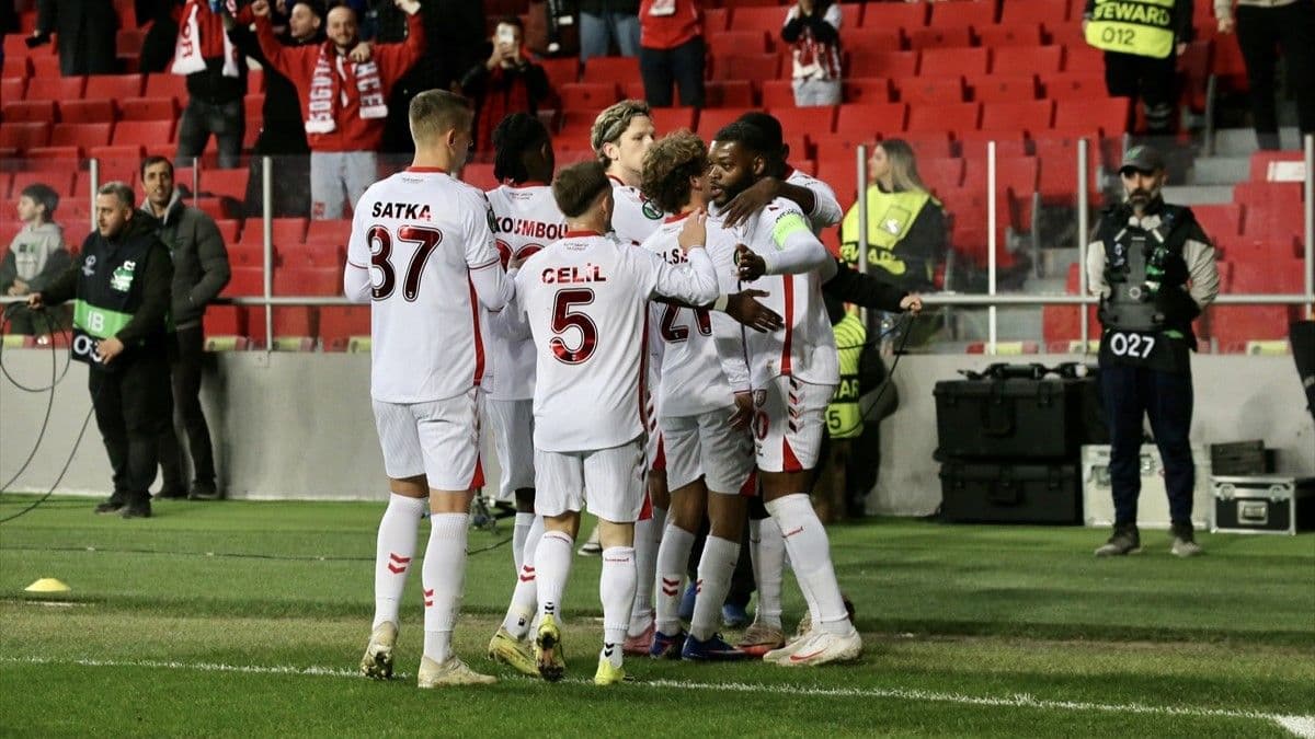 Mouandilmadji'nin golünden sonra Samsunsporlu futbolcular