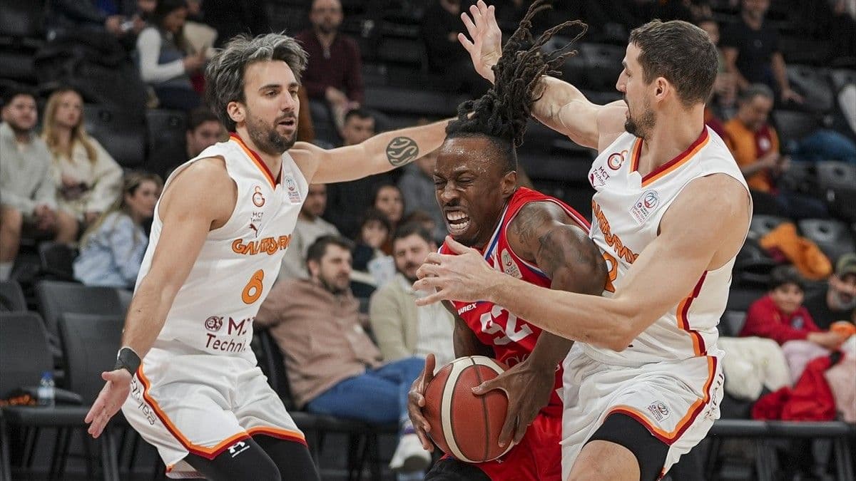 Galatasaray, Büyükçekmece'yi zor da olsa geçti