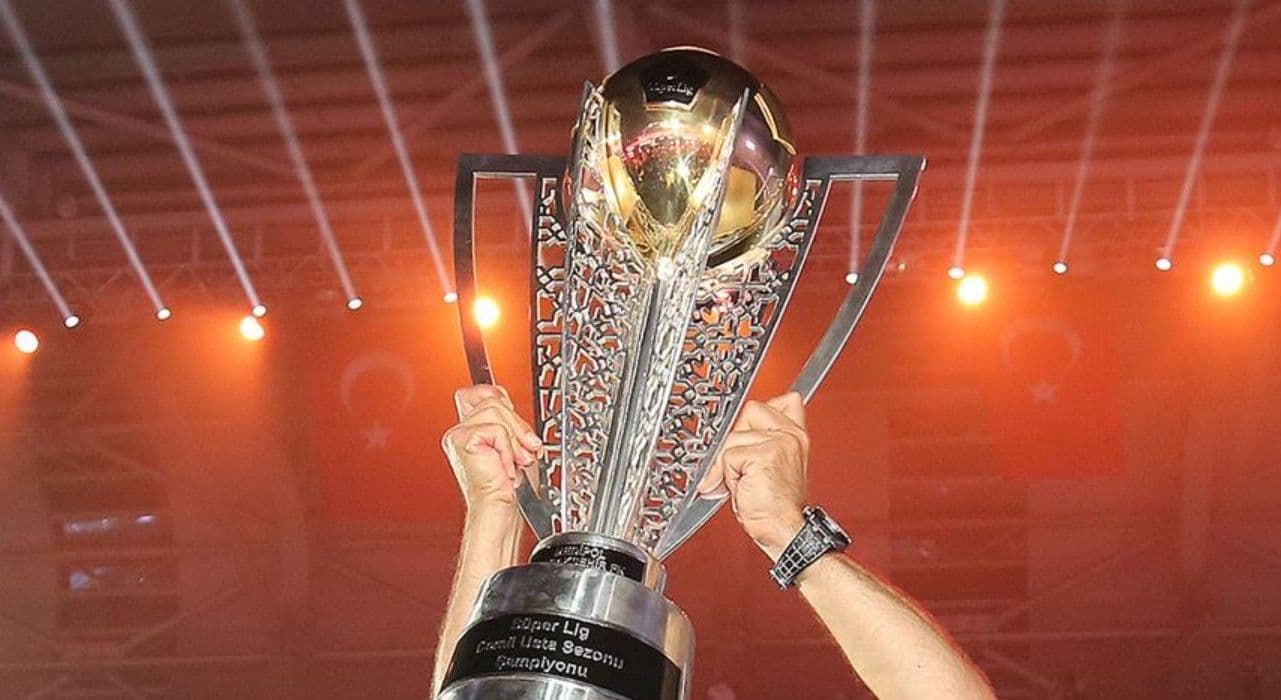 Yapay zeka, 26. haftanın ardından Süper Lig şampiyonluk tahminini güncelledi