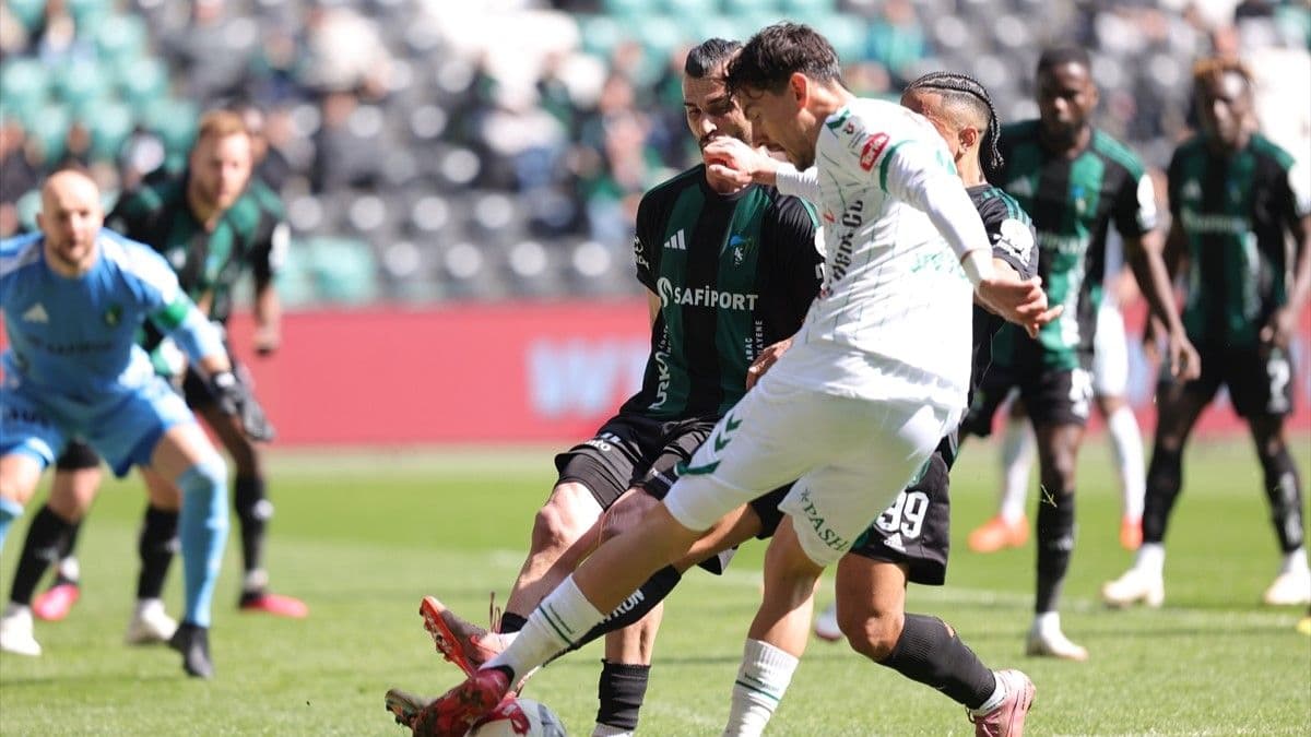 Kocaeli'de dramatik son! Maçı soyunma odasında tamamladılar