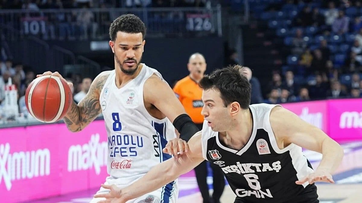 Anadolu Efes, Beşiktaş'ı geçti!