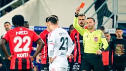 Trio, Beşiktaş maçına damga vuran kırmızı kart kararına son noktayı koydu