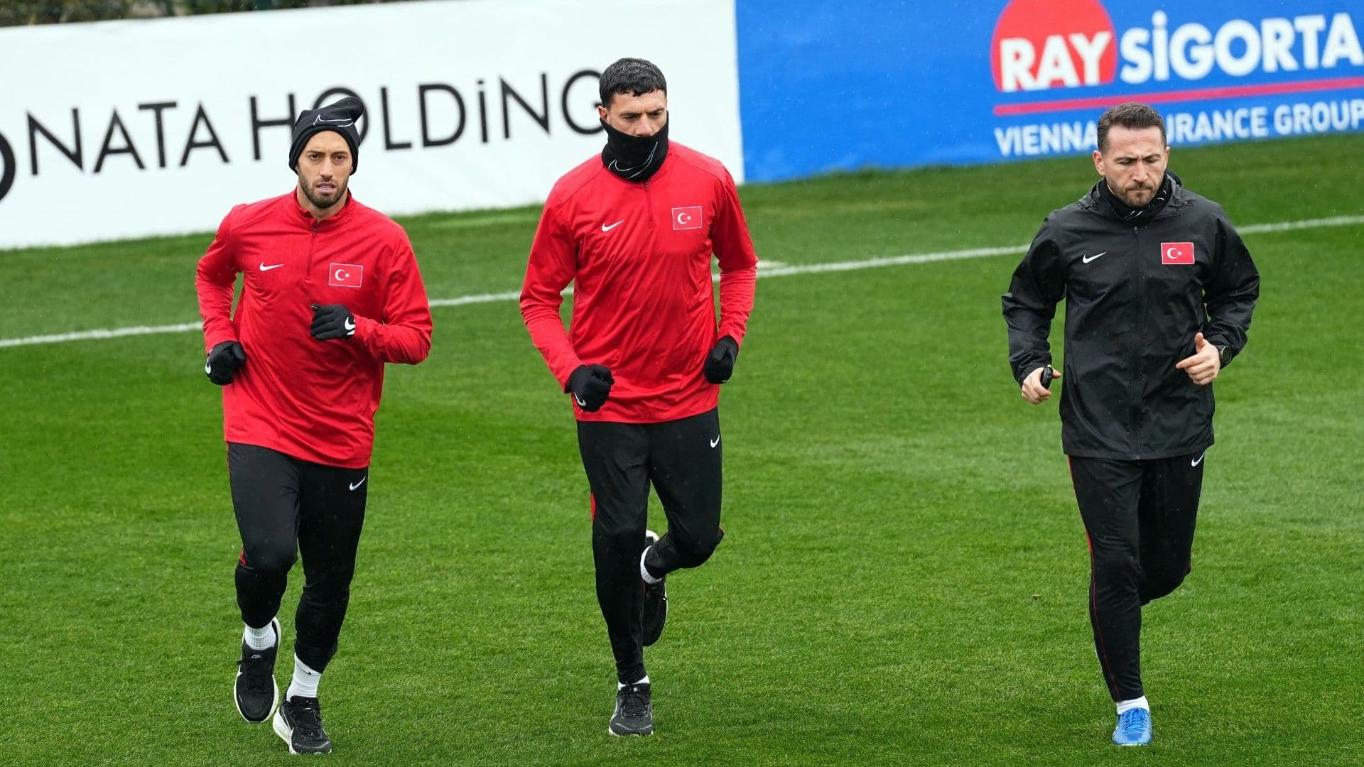 A Milli Futbol Takımı'nda Zeki Çelik ve Hakan Çalhanoğlu gelişmesi!