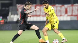 90+7'de penaltı kaçtı, İstanbul'da kazanan çıkmadı!