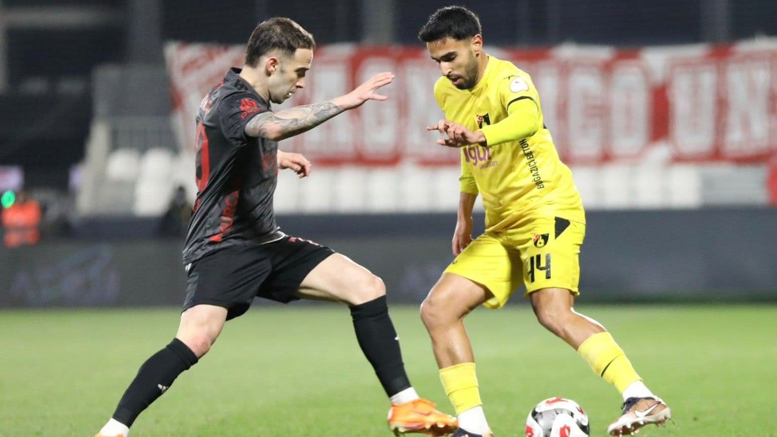 90+7'de penaltı kaçtı, İstanbul'da kazanan çıkmadı!