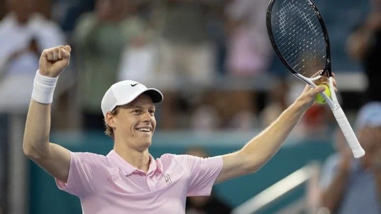 Jannik Sinner 'Sunshine Double' yaptı! Kortta tarih yazdı