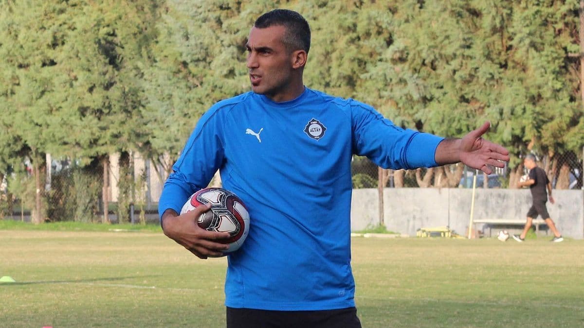 Bahis cezası alan 44 yaşındaki futbolcuya kulüpte yeni görev