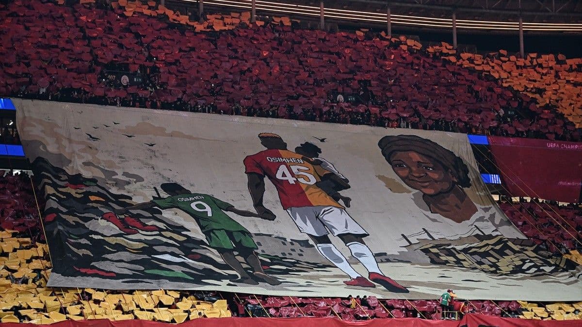 Galatasaray taraftarından Victor Osimhen için duygusal koreografi
