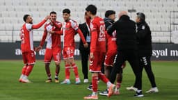 Sivasspor seriye bağladı! Play-off hattına bir adım daha yakın