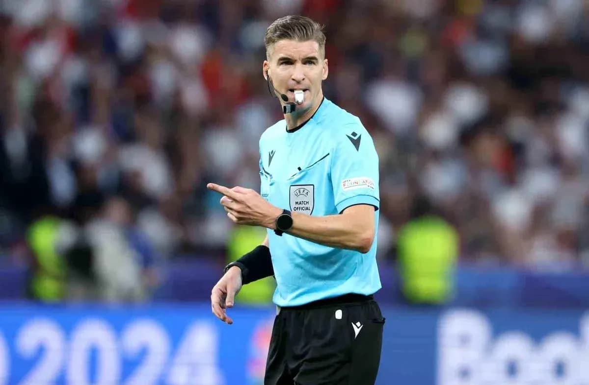 Türkiye - Romanya maçının hakemi belli oldu!