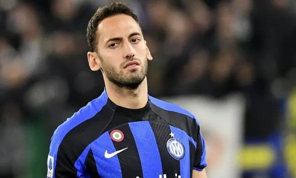 Inter, Hakan Çalhanoğlu'nun yerine bir başka milli futbolcuyu transfer etmek istiyor 