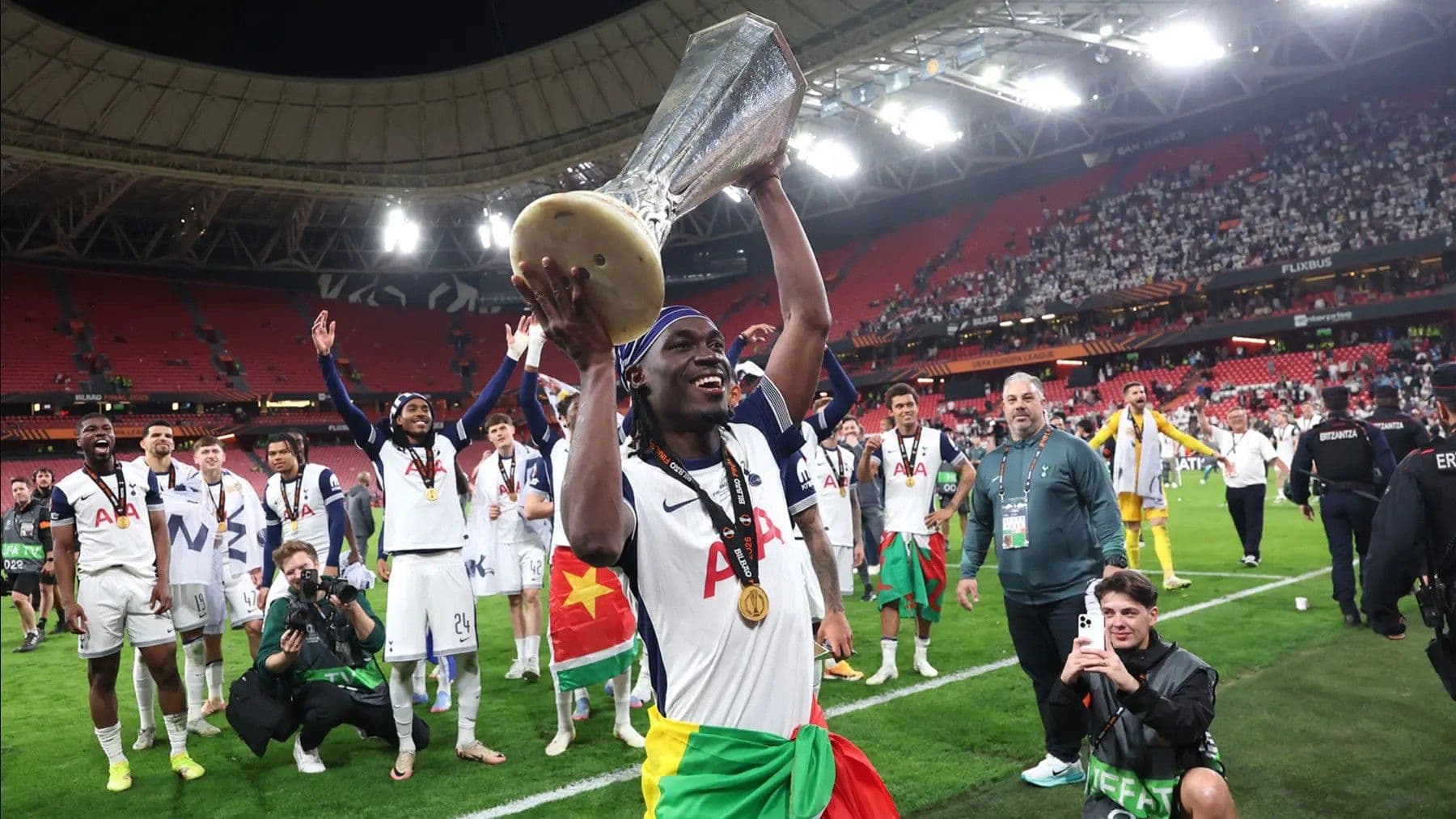 Adı Süper Lig devleriyle anılıyordu: Bissouma'nın geleceği...