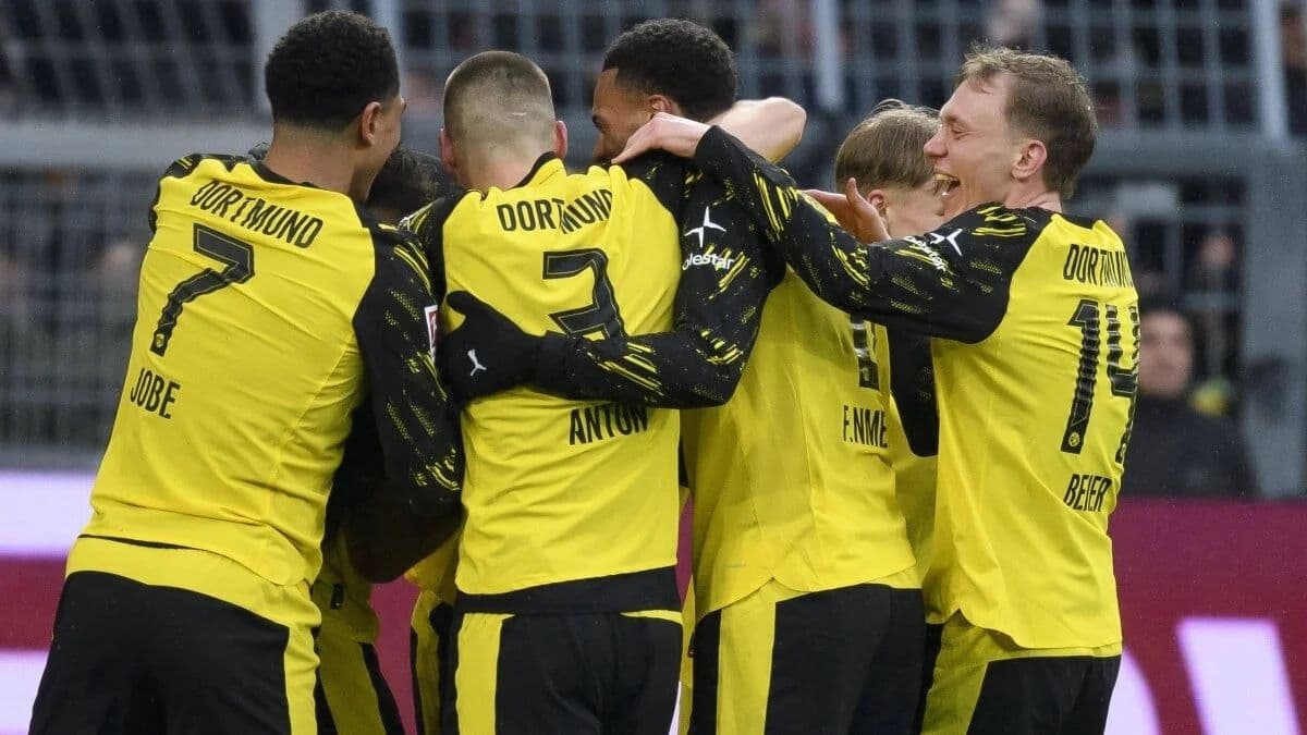 Borussia Dortmund, Augsburg’u rahat geçti