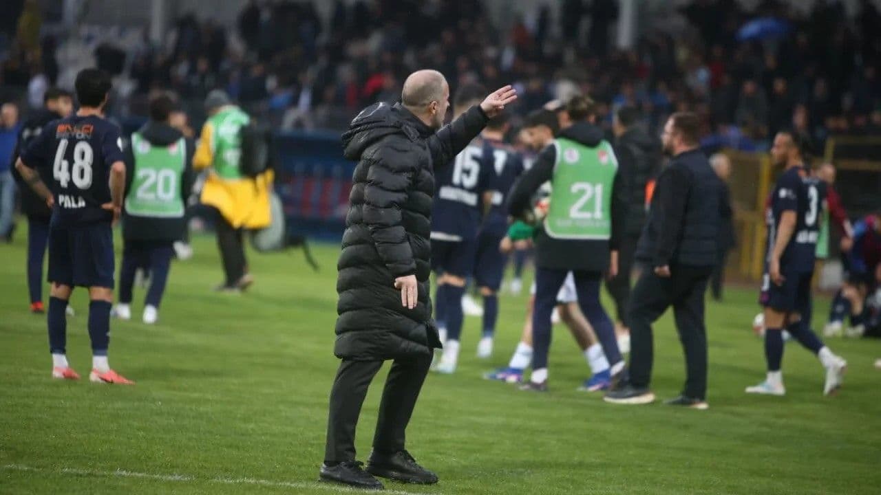 Maç sonu kavga çıktı! "Sen hainsin!"