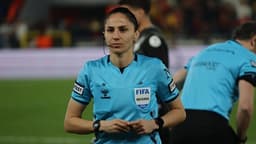 Süper Lig’de 22 Yıl Sonra Bir İlk: Kadın Hakem Düdük Çaldı