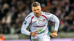 Polonya'da gündem Podolski! Oyuna girdikten iki dakika sonra...