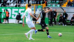 Alev hattındaki kritik maçta Serik Spor, Sakaryaspor'u 2 golle geçti!