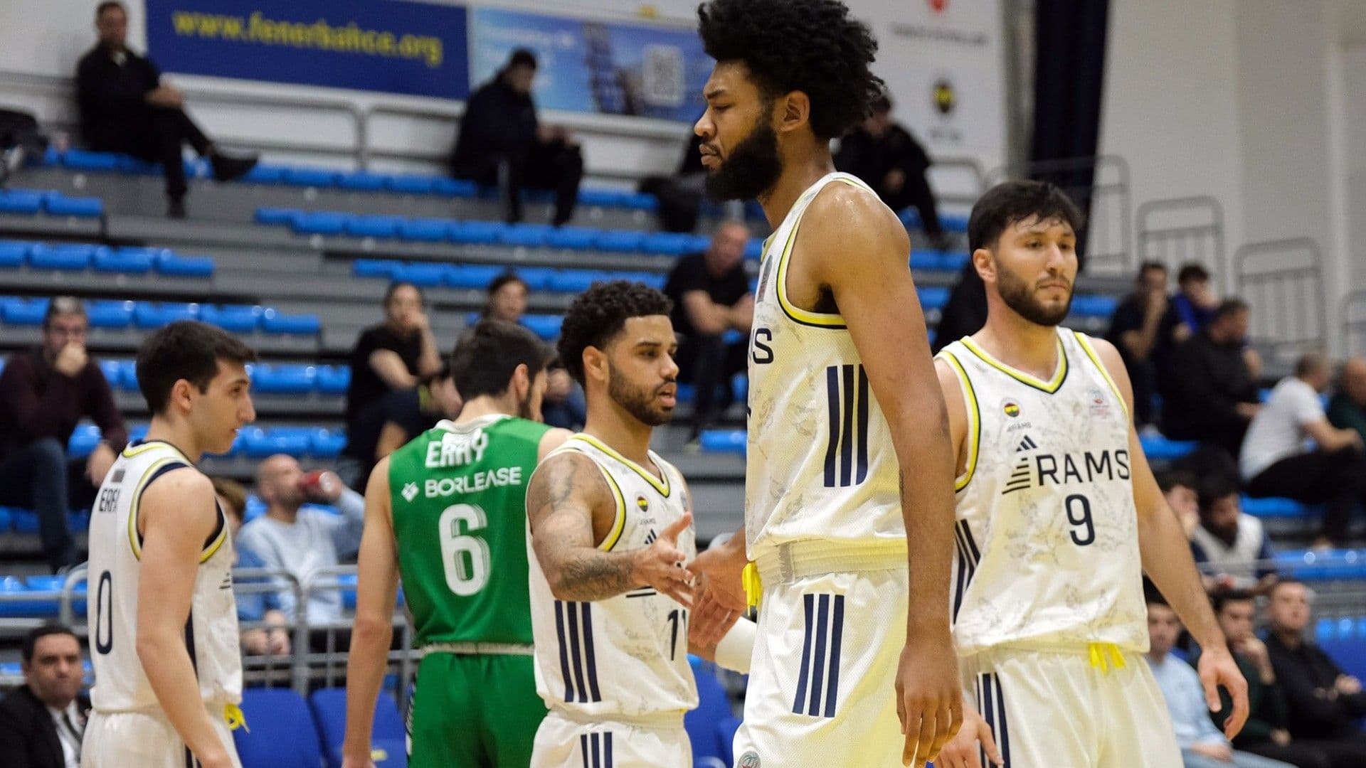 Fenerbahçeli basketbolcudan inanılmaz performans! Gündem oldu...