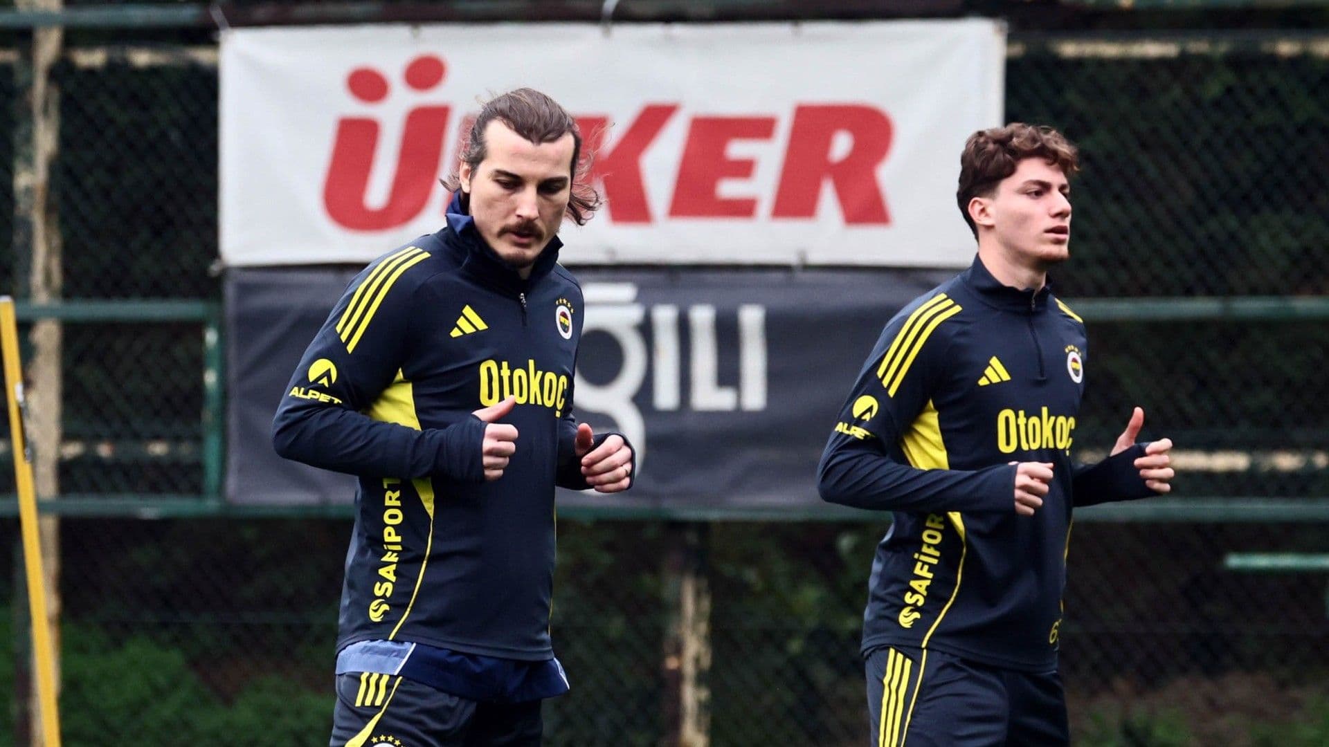 Fenerbahçe'de Çağlar Söyüncü sevinci