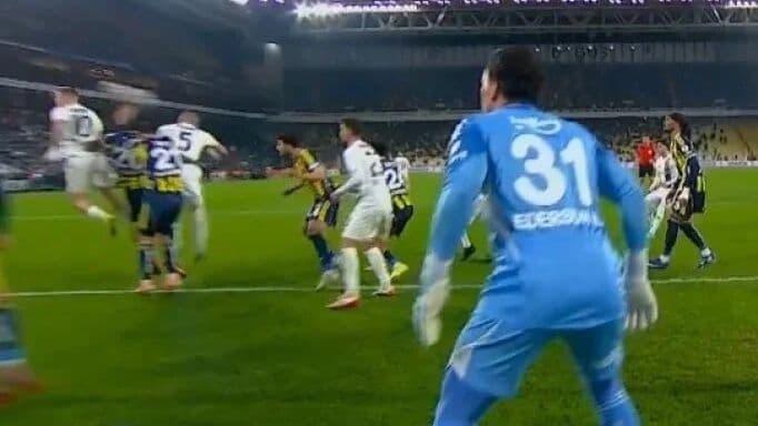 Fenerbahçe - Gaziantep FK maçında VAR ve penaltı kararı!