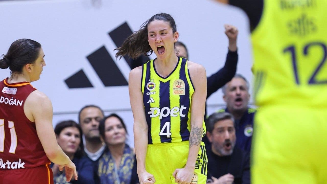 Galatasaray'ı yenen Fenerbahçe Opet final serisine galibiyetle başladı!