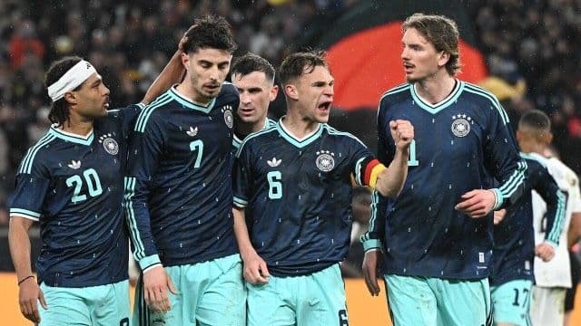 Almanya evinde Gana'yı devirdi! Sane yıldızlaştı