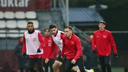 Barış Alper Yılmaz ile Uğurcan Çakır antrenmana çıkmadı