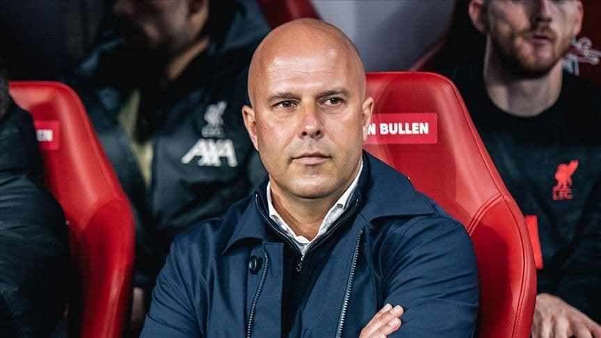 Arne Slot'tan yeni sözleşme açıklaması: "Bir maç kazanıp..."