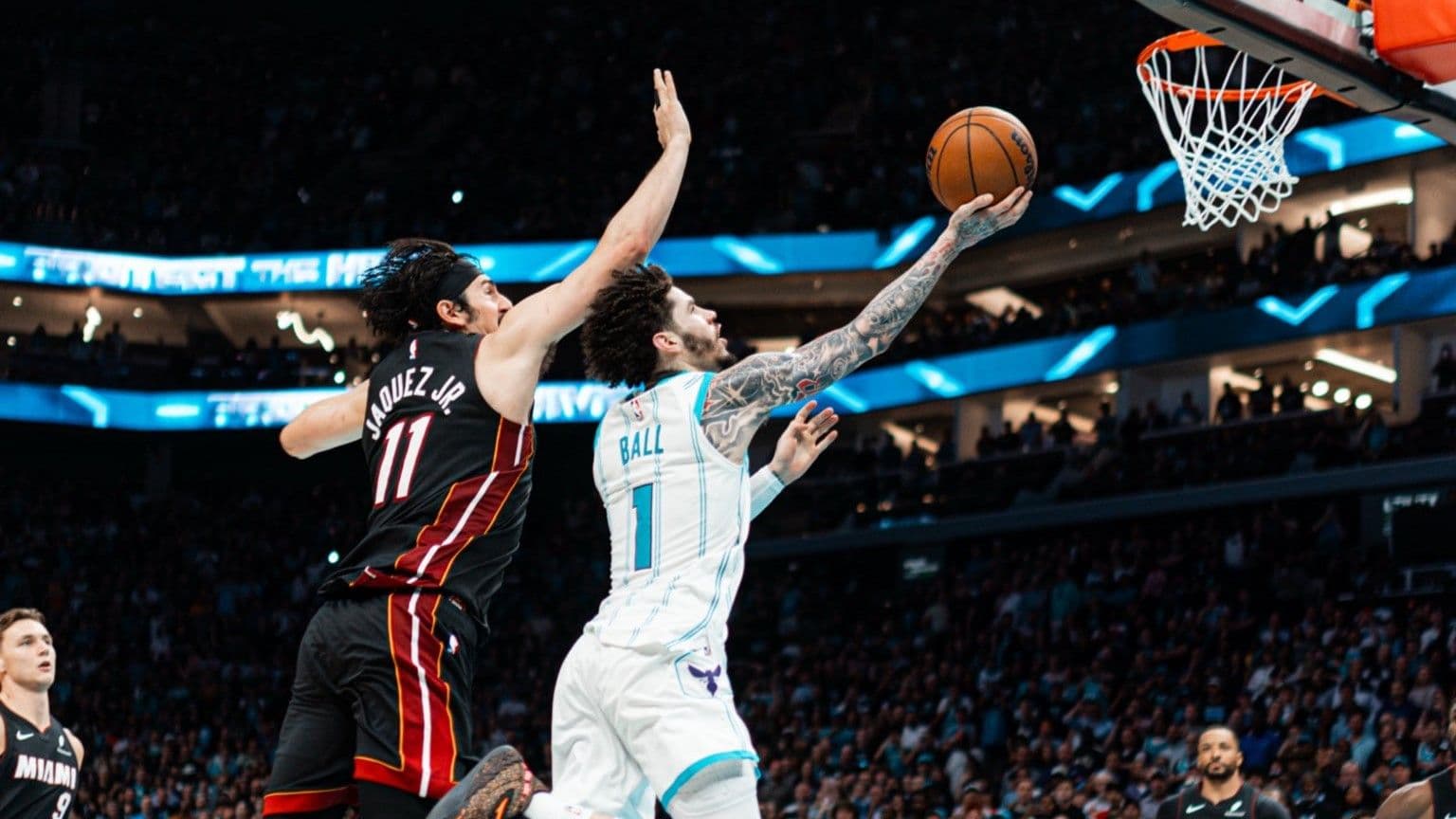 Charlotte Hornets - Miami Heat maçında&nbsp;LaMelo Ball'un maç kazandıran turnikesi