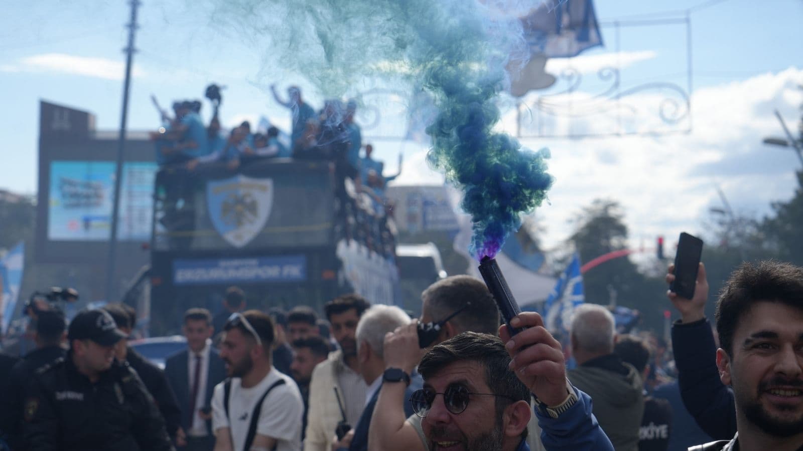 Erzurumspor FK'dan şampiyonluk turu