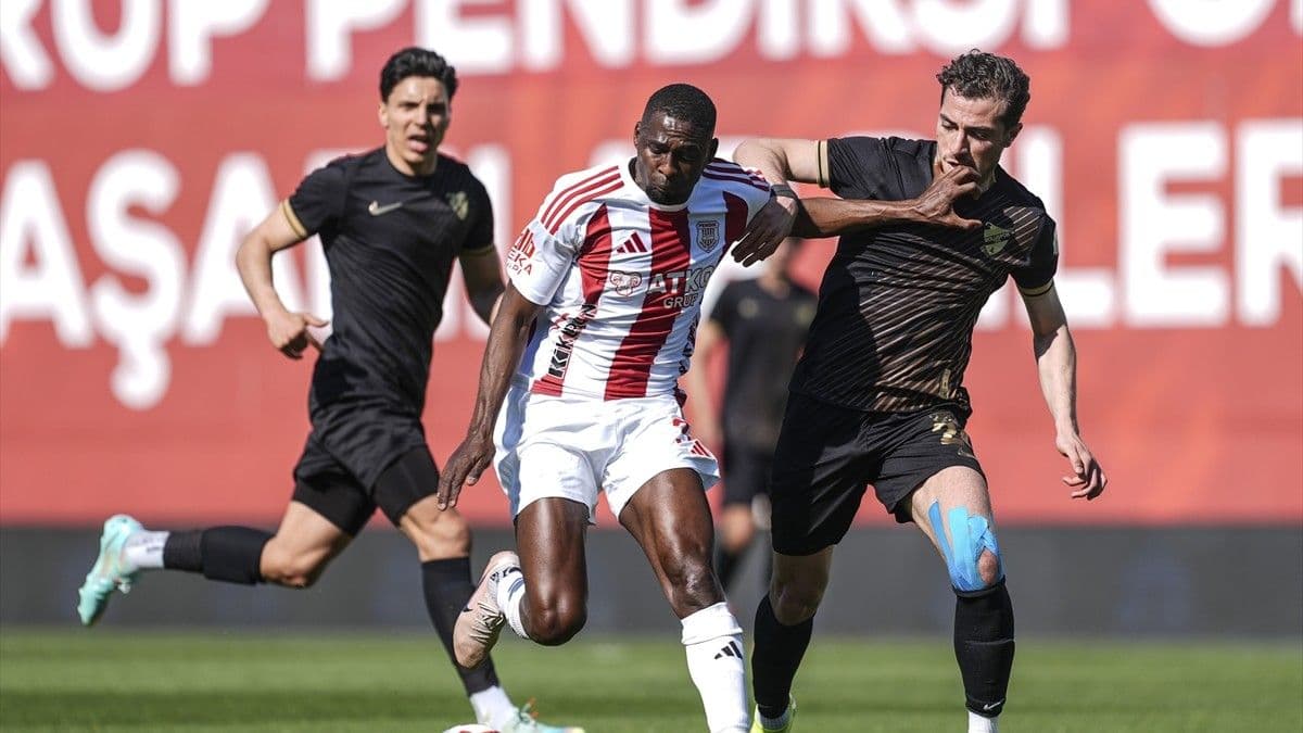 Boluspor'u iki golle geçen Pendikspor, play-off'a kalmayı garantiledi