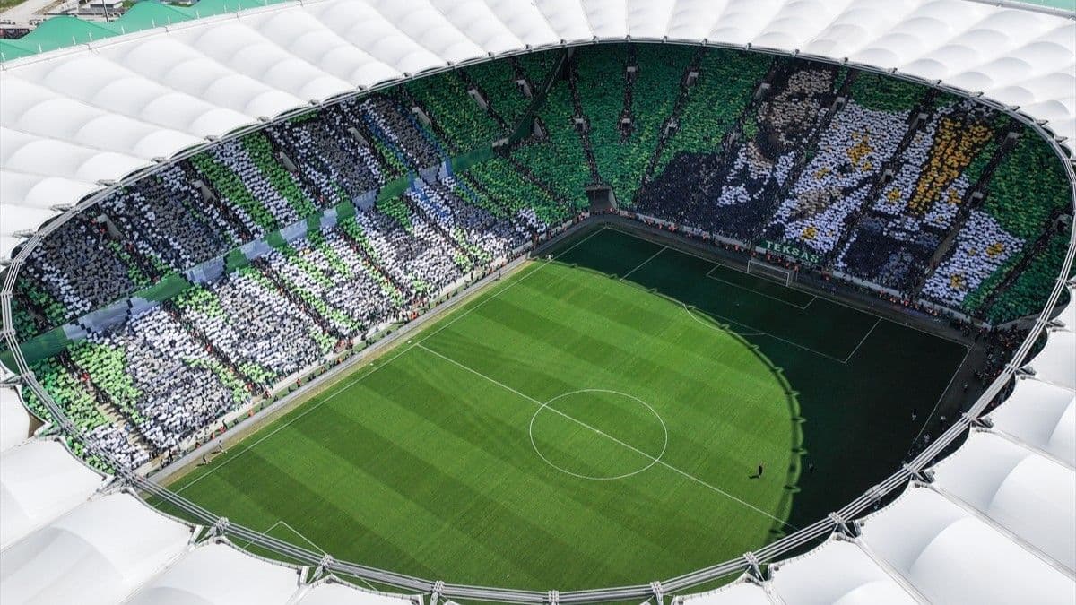 Teksas Taraftar Grubu'nun, 40 bin kartonla hazırladığı&nbsp;koreografi