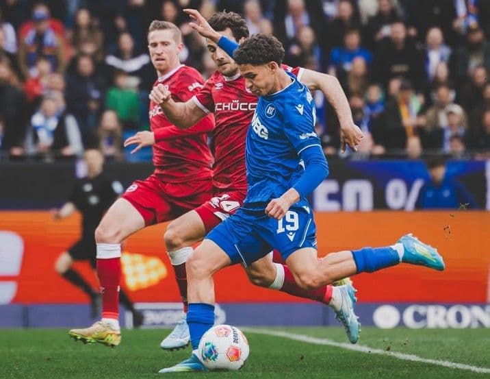 Karlsruhe'nin Tunuslu futbolcusu Louey Ben Farhat