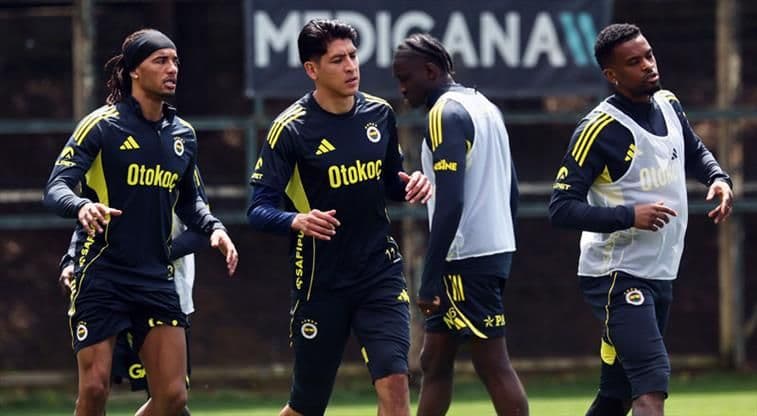 Edson Alvarez antrenmanda