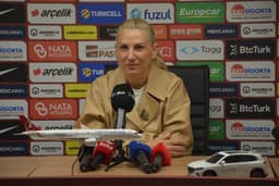 Necla Güngör Kıragası: "İsviçre'ye karşı ilk defa bir puan aldık"