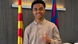 Patrick Kluivert'in oğlu sözleşmeyi imzaladı: Babasının izinden!