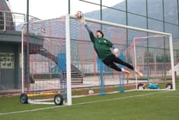 Altınordu’nun 20 yaşındaki kalecisi, bu sezon 8 penaltıdan 7’sini kurtardı