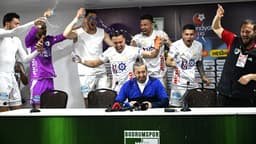 Serkan Özbalta, takımını Süper Lig'e taşıyan 125. teknik direktör oldu