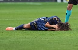 Trio, Kayserispor - Fenerbahçe maçına damga vuran pozisyondaki hakem kararını yorumladı!