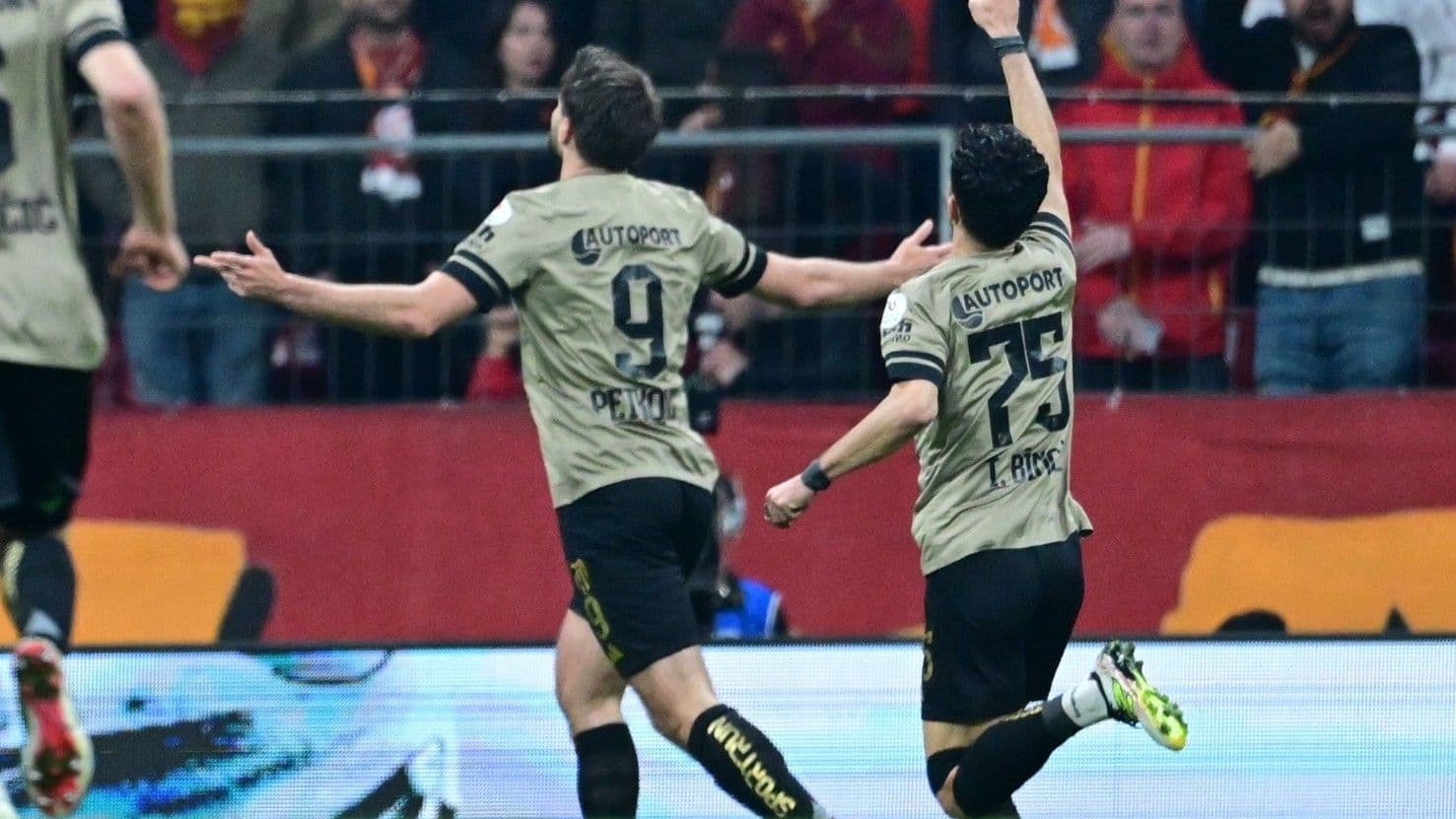 Dev avcısı Petkovic yaşadığı sakatlıktan golle döndü!