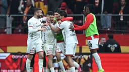 Fıratcan Üzüm: "Bu sevinci bir yana bırakıp lige odaklanmalıyız"