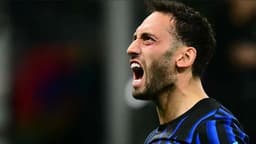 Hakan Çalhanoğlu'nun menajerinden Galatasaray açıklaması: "Görüşme..."