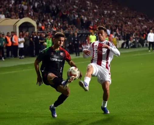 Karşıyaka-Ayvalıkgücü Belediyespor maçı