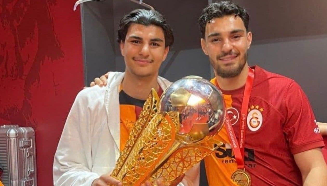 Süper Lig devi, Galatasaraylı futbolcu Kaan Ayhan'ın kardeşi Mertcan Ayhan'a talip oldu
