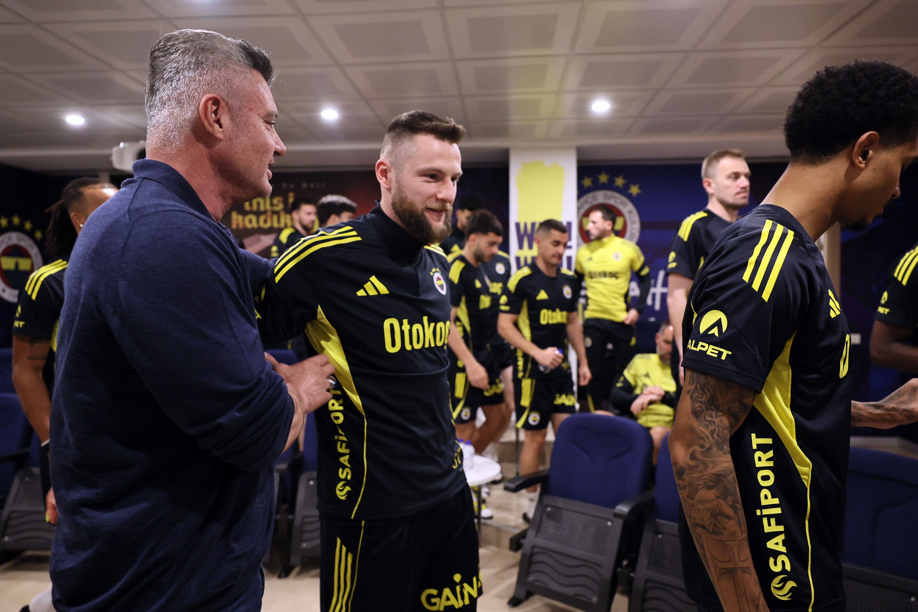 Fenerbahçe Başkanı&nbsp;Sadettin Saran antrenmanı takip etti