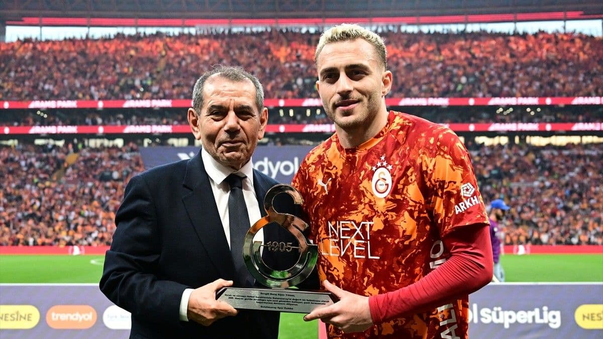 Dursun Özbek, Fenerbahçe derbisinin primini soyunma odasında açıkladı!