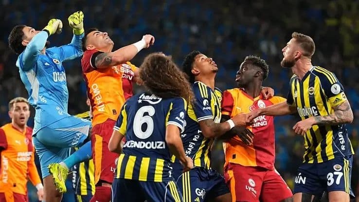 Galatasaray - Fenerbahçe derbisinde gol VAR’a takıldı!