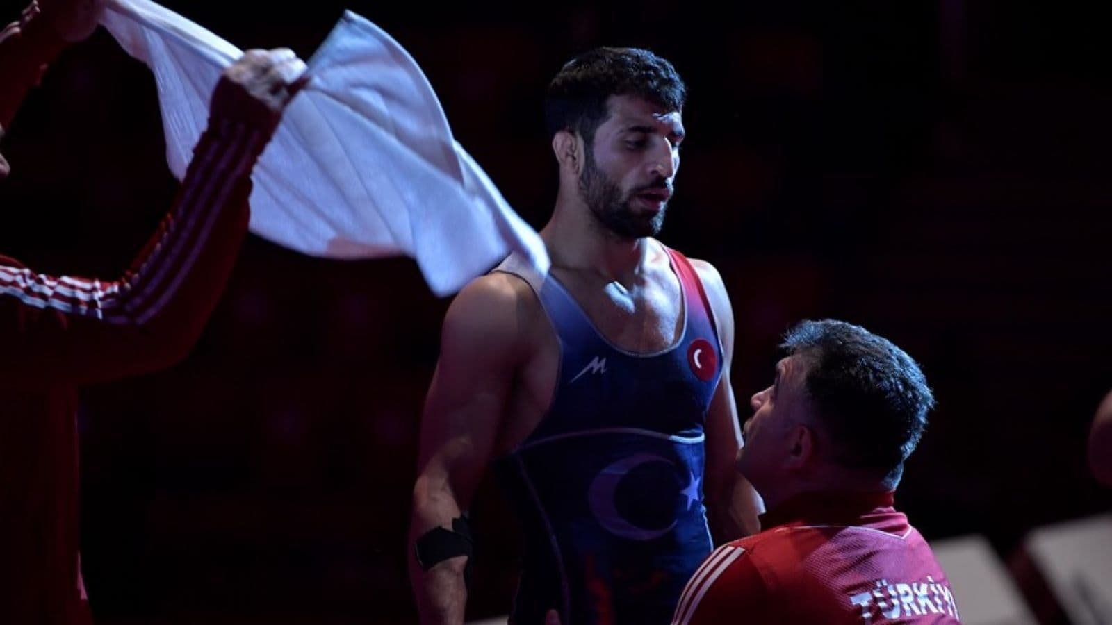 Murat Fırat, Avrupa Güreş Şampiyonası'nda finalde!